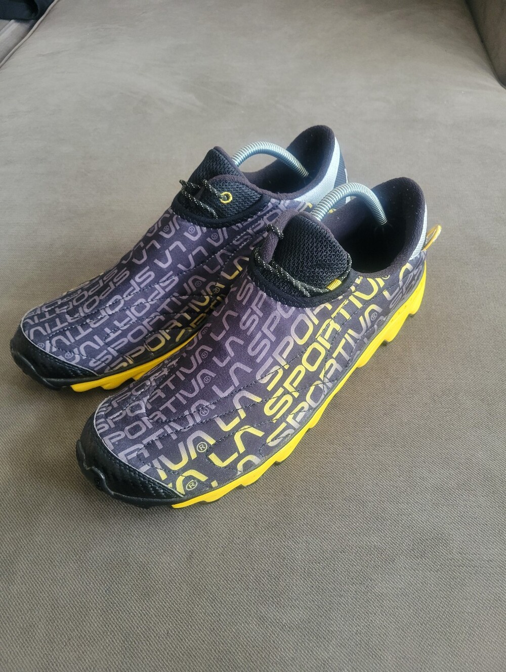 La Sportiva Men's Vertical K Trail Running Shoe,Black/Yellow Sz 13 - Picture 3 of 8
